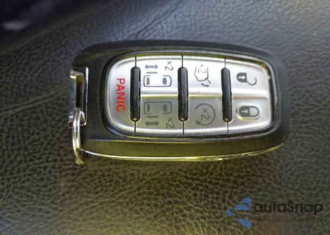 2018 Chrysler Pacifica Touring L из США, поврежденный, VIN 2C4RC1BG6JR139412